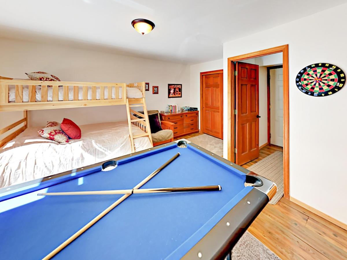 Popular attractions Area Nearby Property